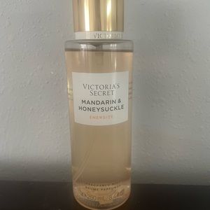 Victoria secret mandarin and honeysuckle body mist